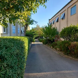 Appartement/studio Dans Petite Résidence Calme La Ciotat